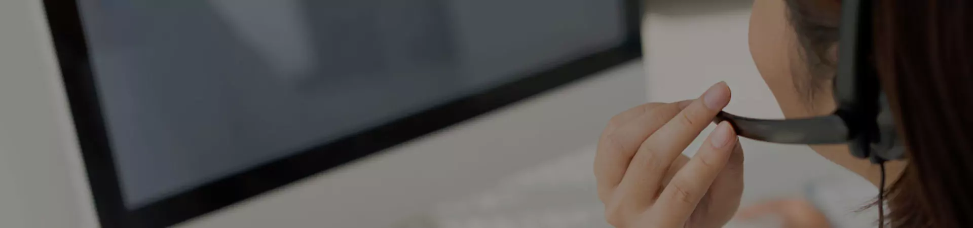 हमसे संपर्क करें